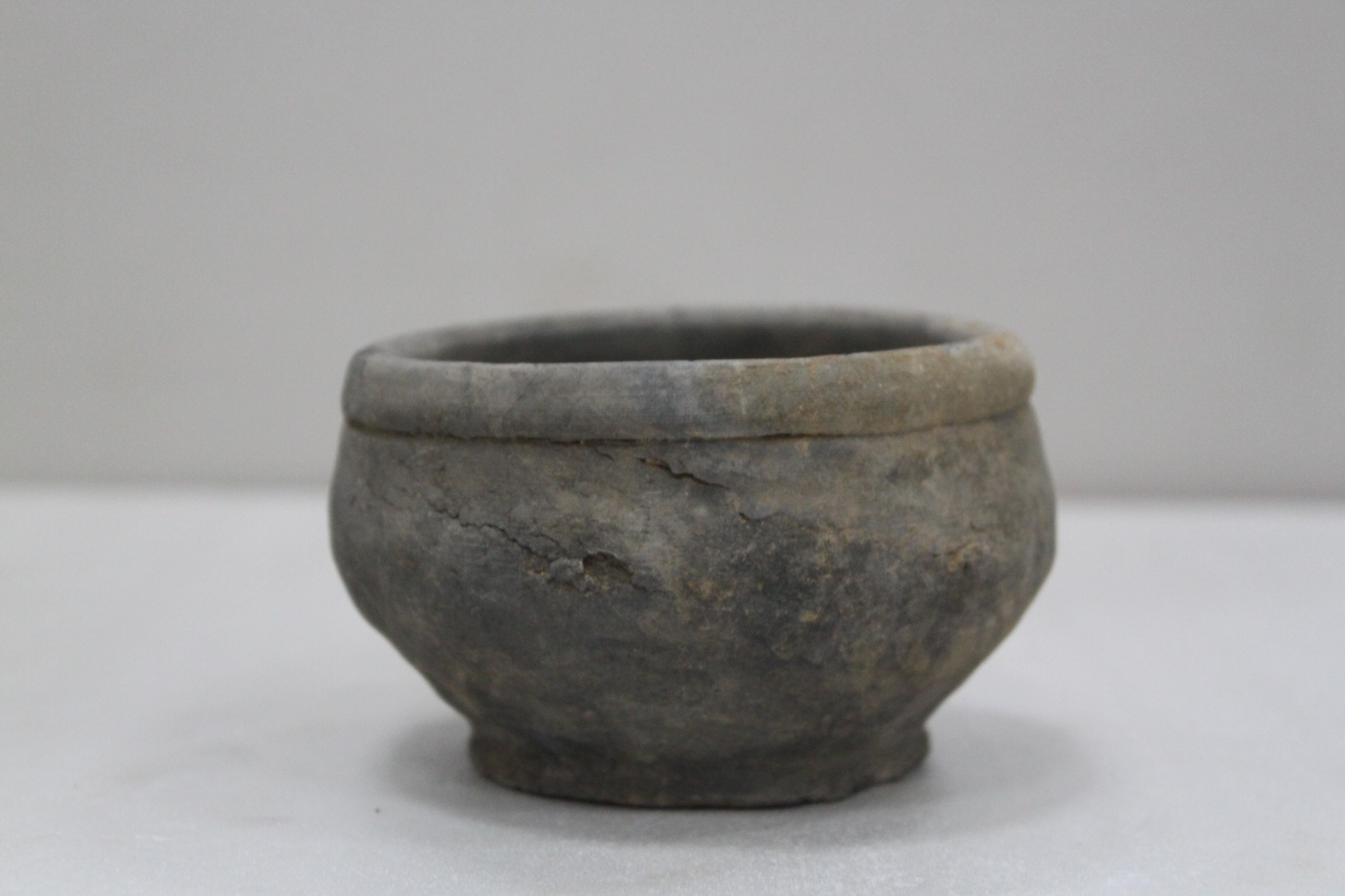 大口鼓腹小陶罐