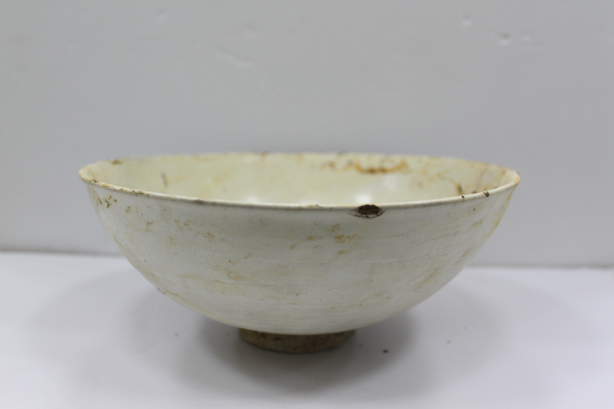 白釉敝口碗1