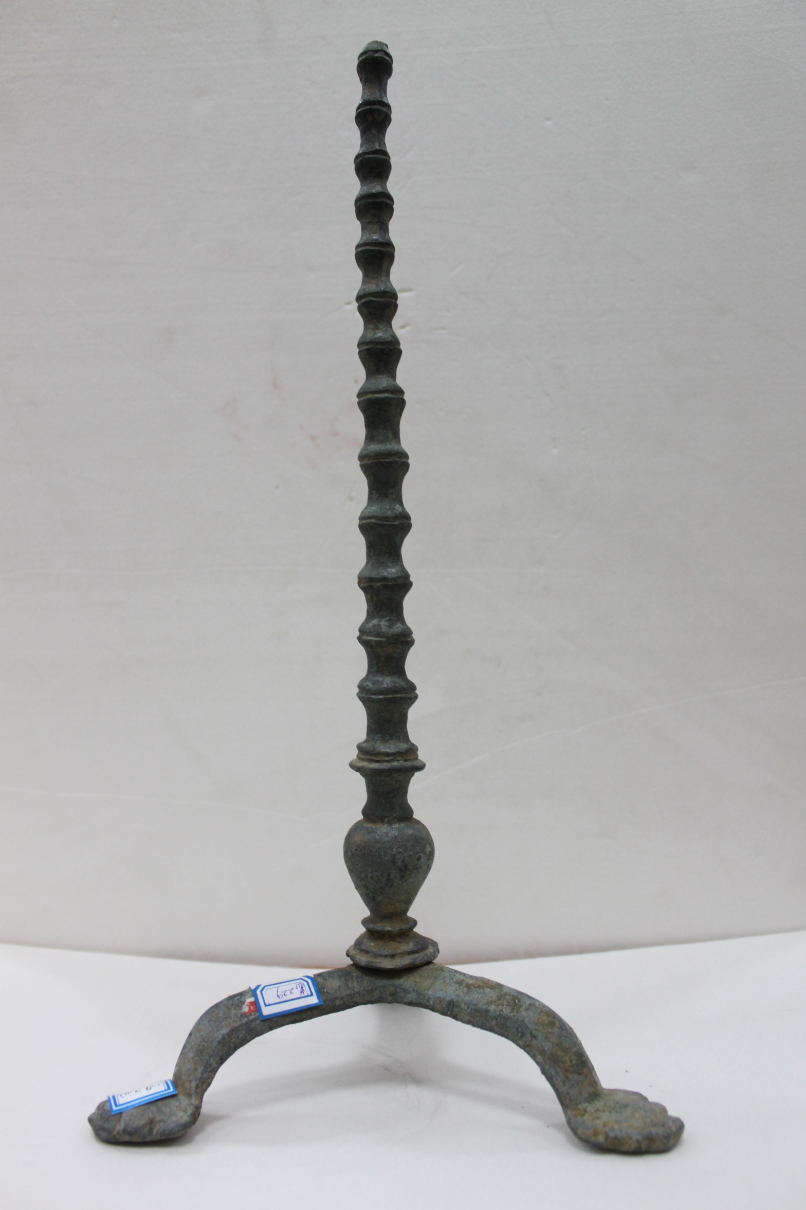 竹节宝瓶状柄灯台