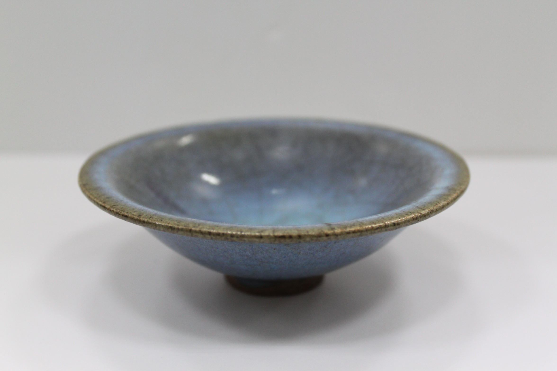 钧釉圈足小碗1