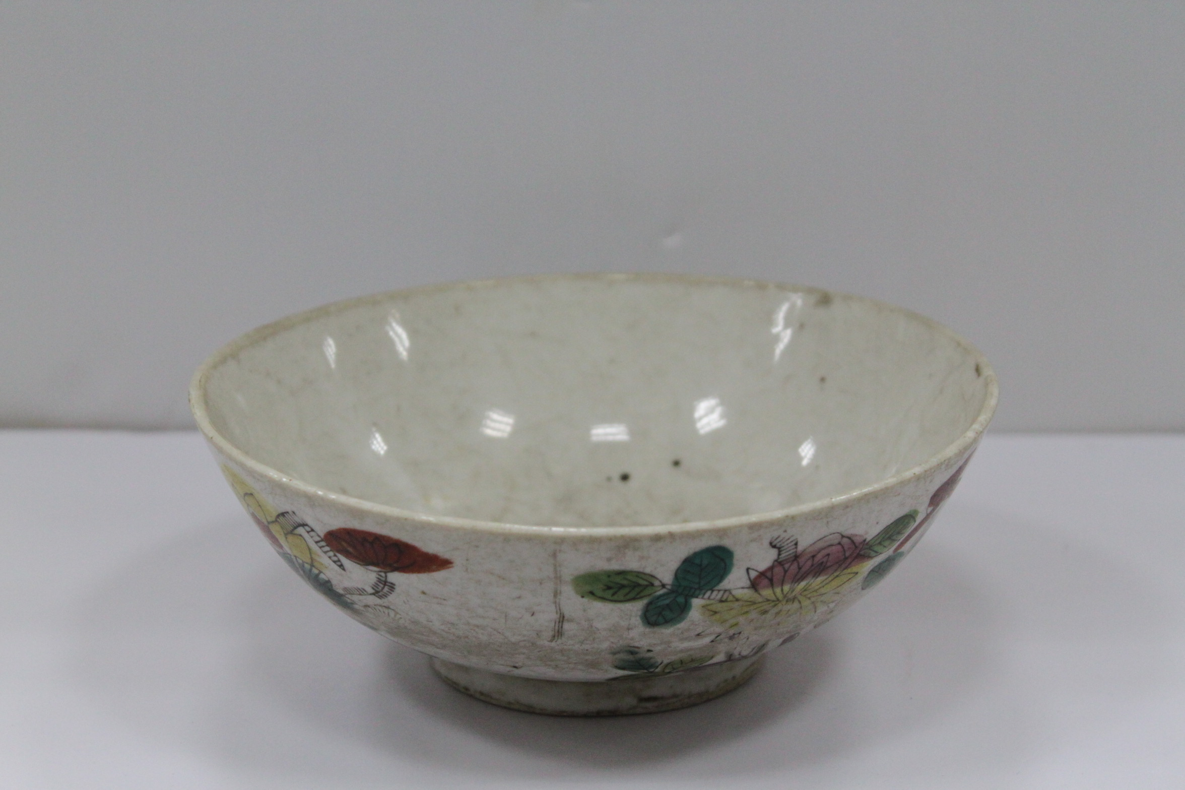 冯诠粉彩白釉碗