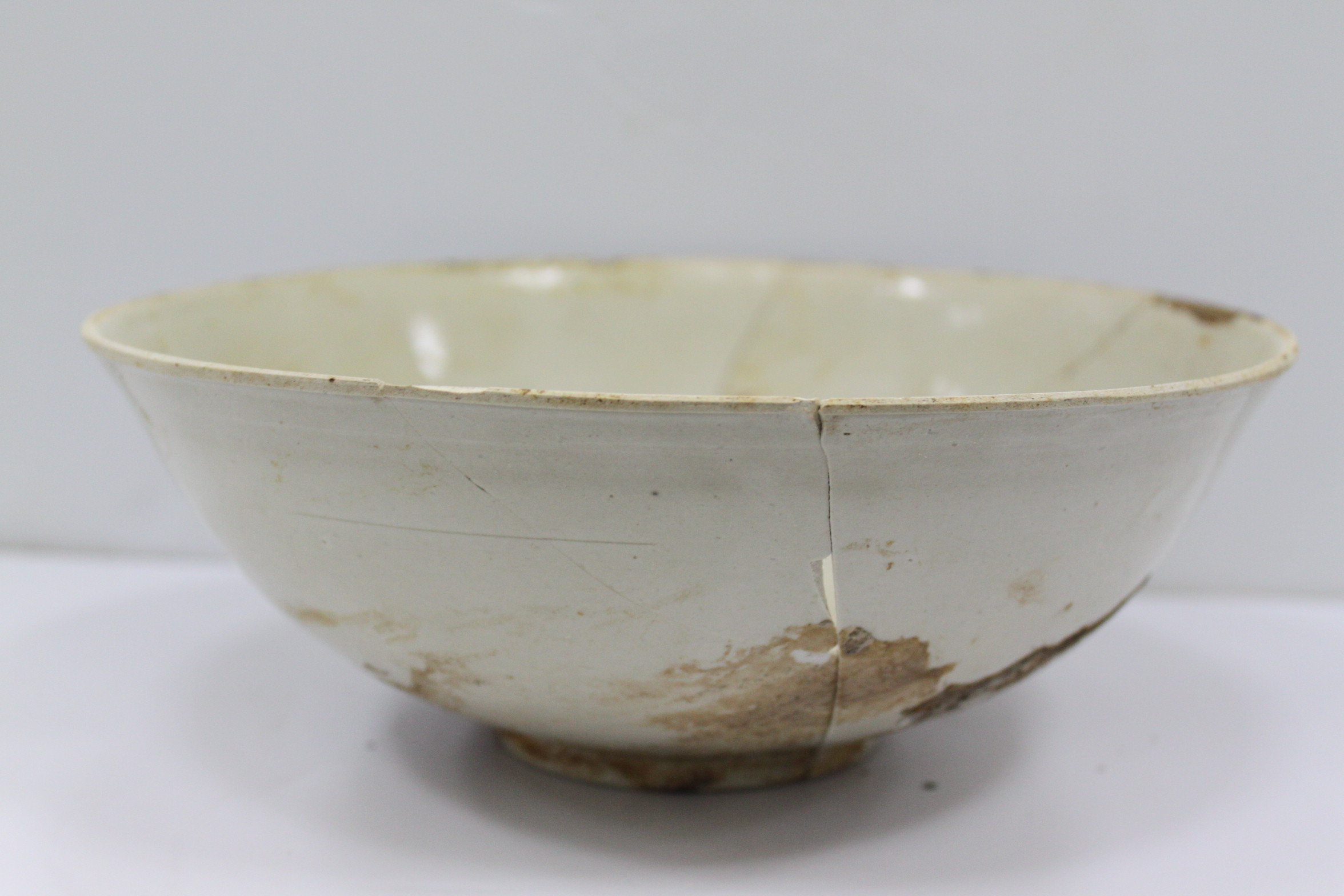 白釉敝口碗2