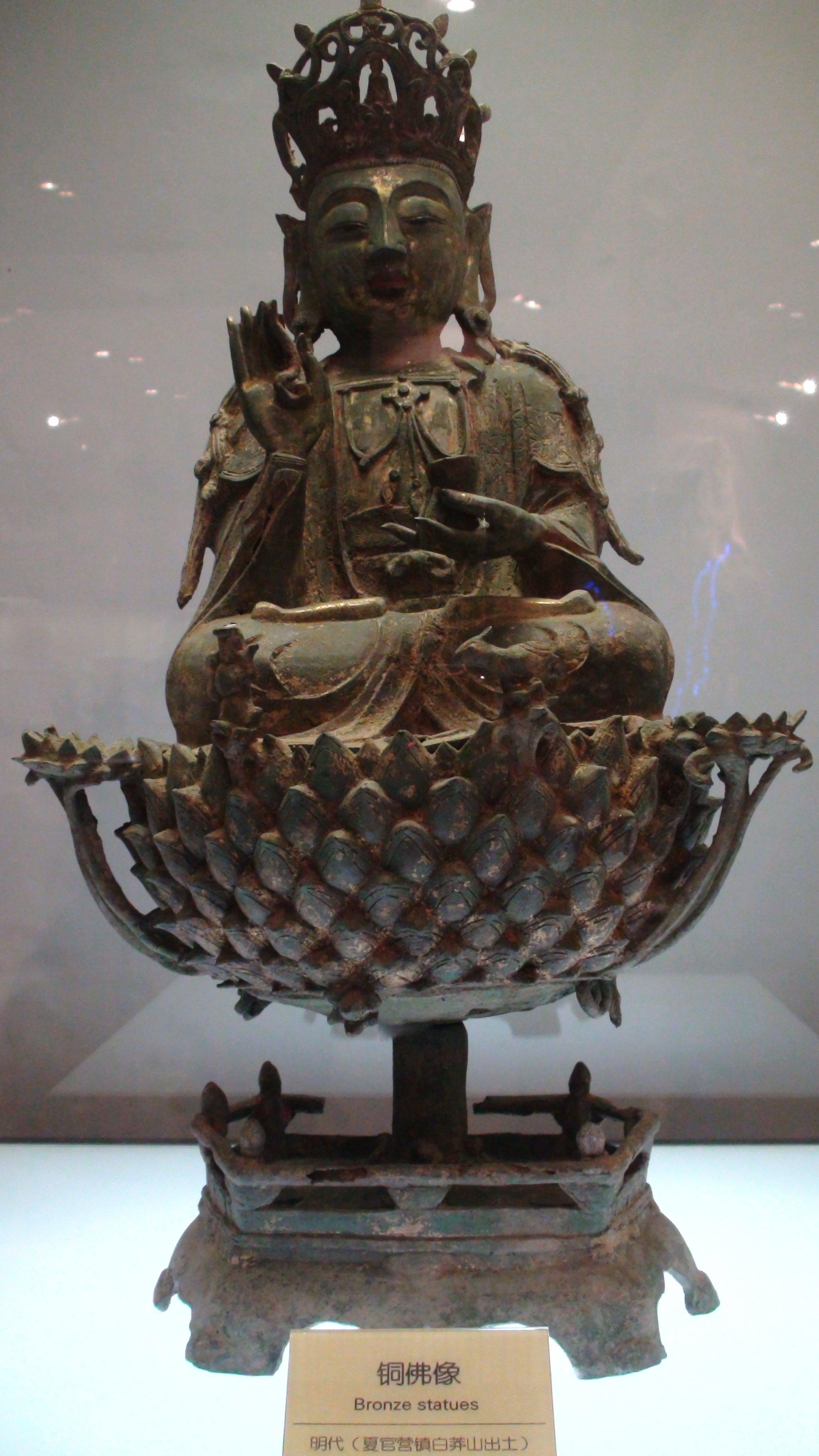 铜佛像