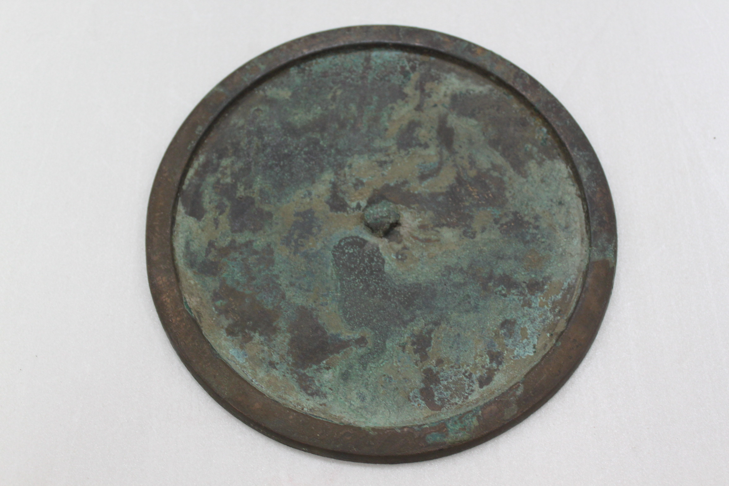 圆形素面铜镜