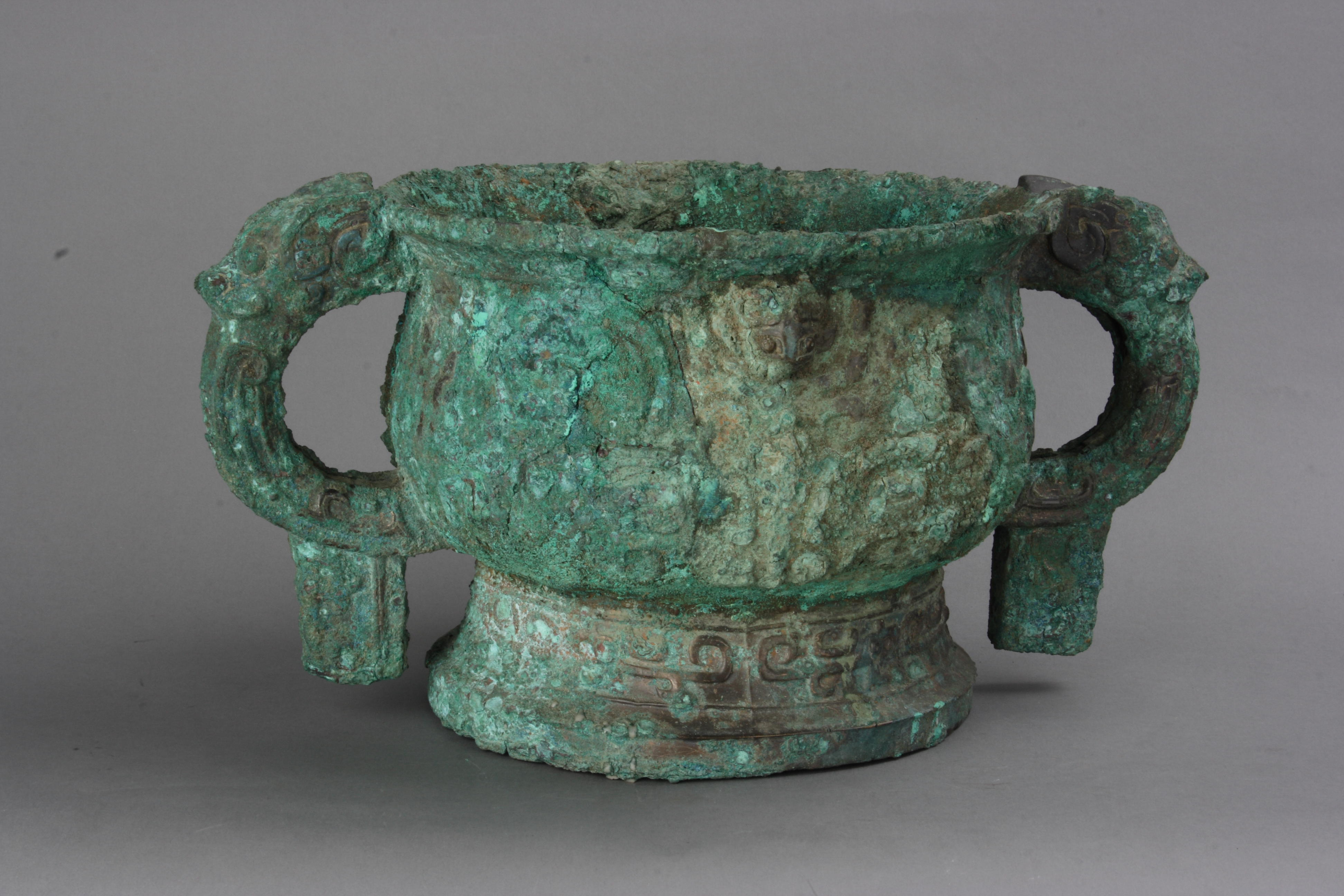 商“侯爵作尊彝”铜簋