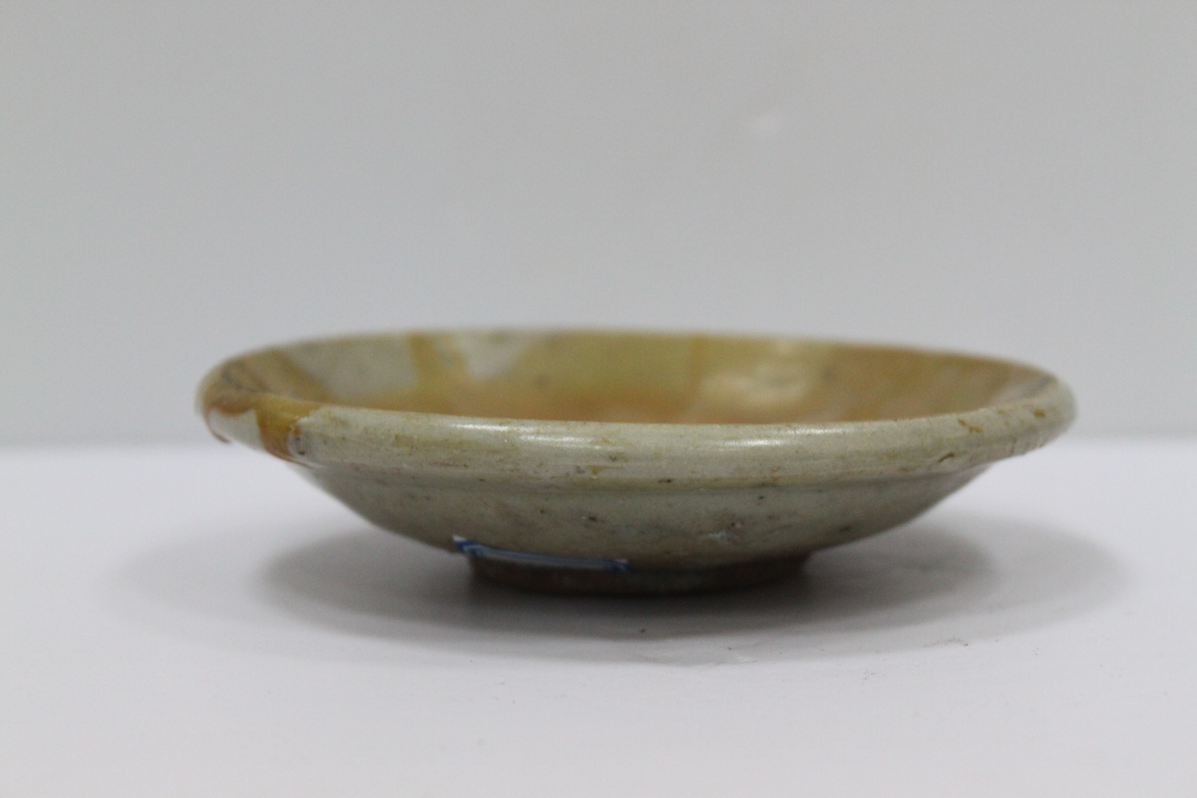 眼形纹底青灰釉盘5