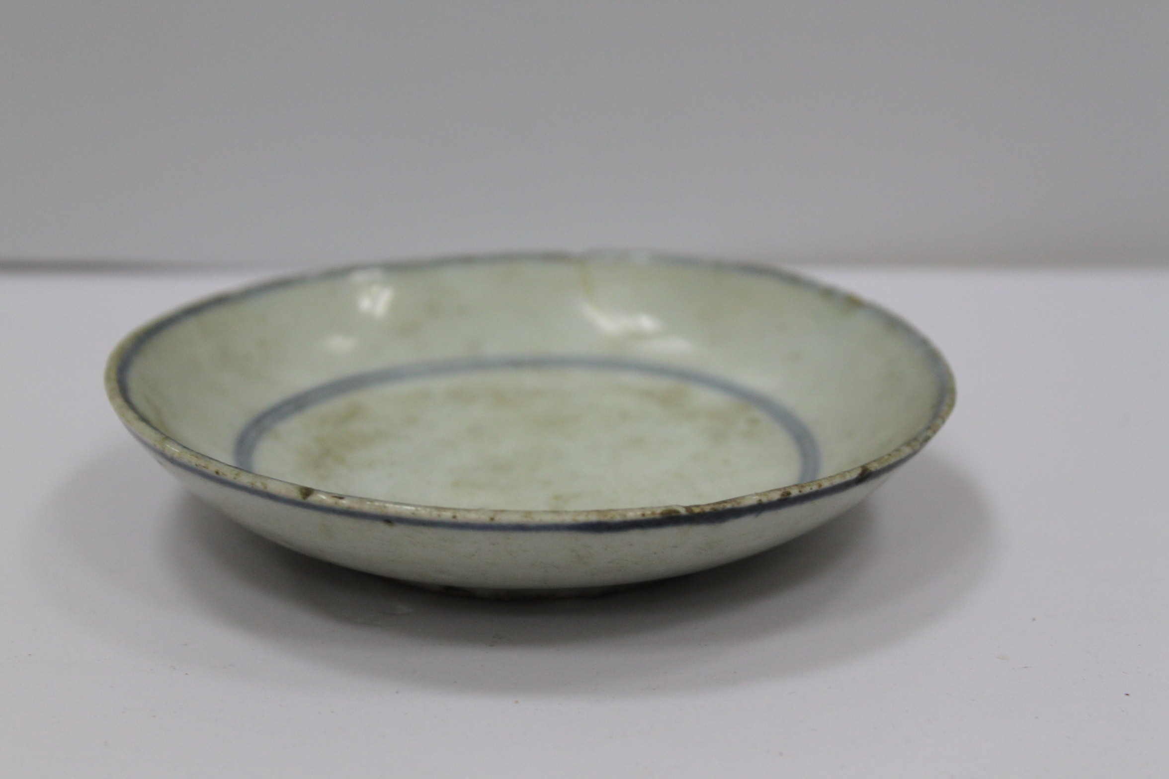 淡兰釉弦纹盘2