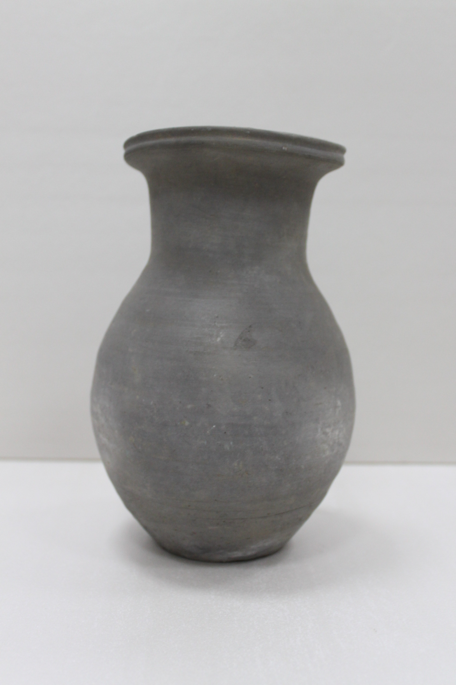 灰陶瓶