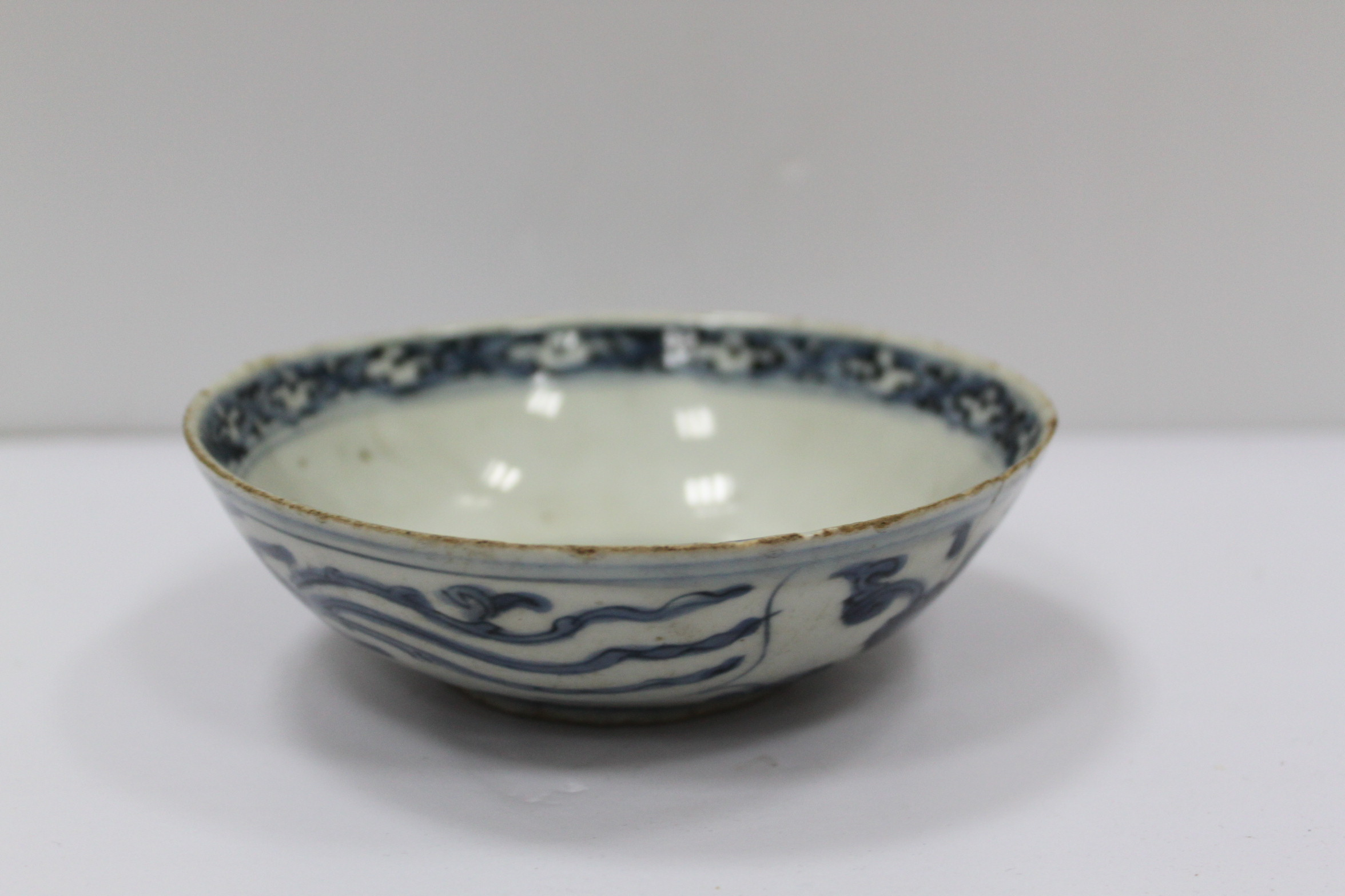 凤凰戏牡丹青花碗